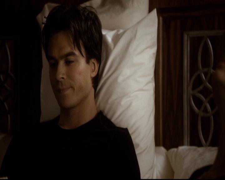 VampireDiariesWorld-dot-org_2x16TheHouseGuest1978.jpg