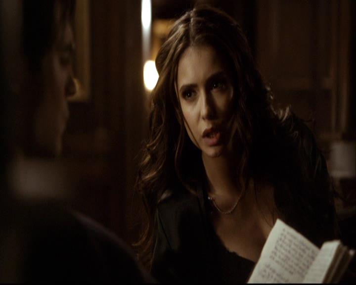 VampireDiariesWorld-dot-org_2x16TheHouseGuest1985.jpg