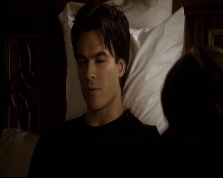VampireDiariesWorld-dot-org_2x16TheHouseGuest1988.jpg