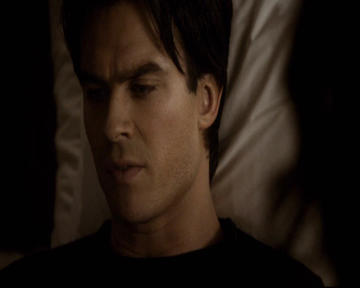 VampireDiariesWorld-dot-org_2x16TheHouseGuest2006.jpg