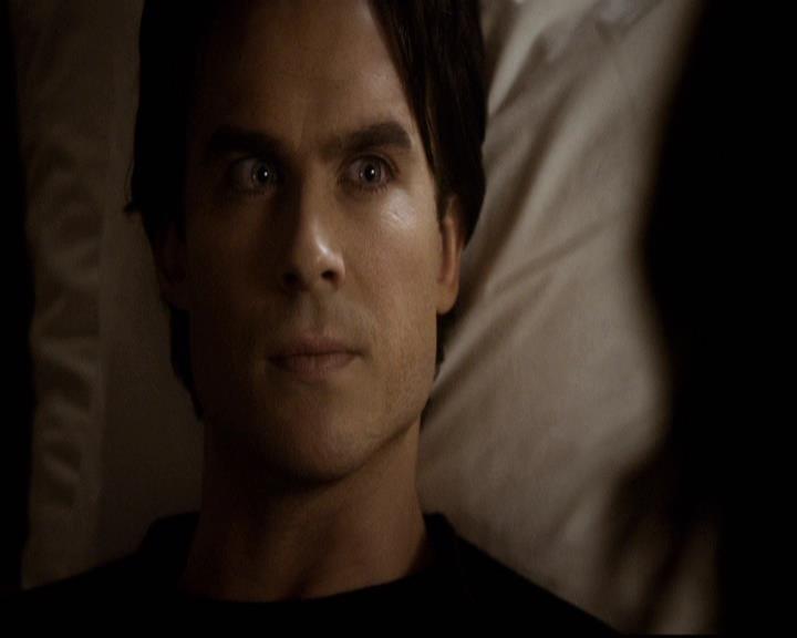 VampireDiariesWorld-dot-org_2x16TheHouseGuest2013.jpg