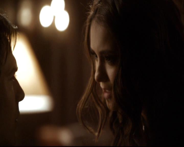 VampireDiariesWorld-dot-org_2x16TheHouseGuest2015.jpg