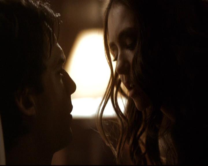 VampireDiariesWorld-dot-org_2x16TheHouseGuest2017.jpg