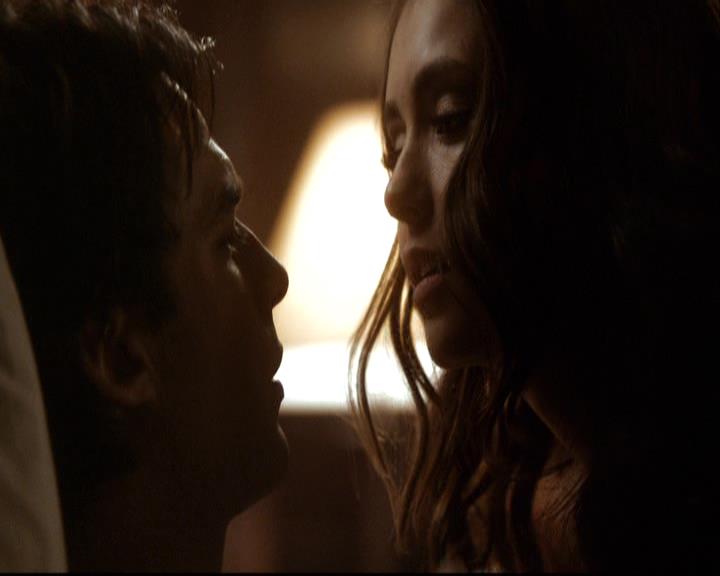 VampireDiariesWorld-dot-org_2x16TheHouseGuest2018.jpg
