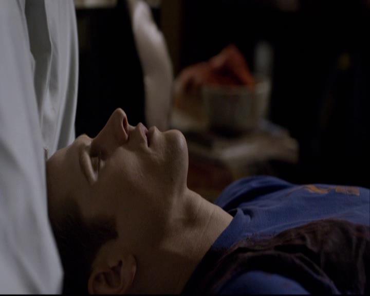 VampireDiariesWorld-dot-org_2x16TheHouseGuest2044.jpg