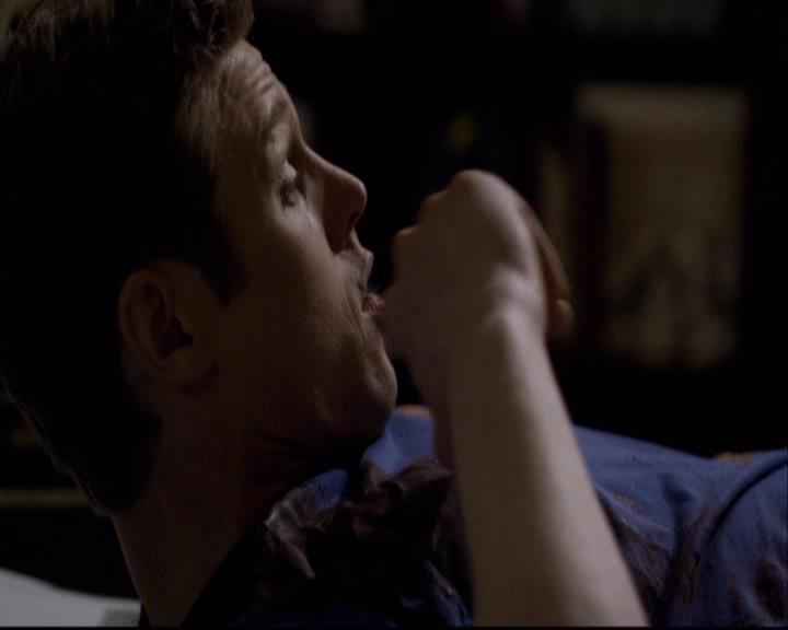 VampireDiariesWorld-dot-org_2x16TheHouseGuest2050.jpg