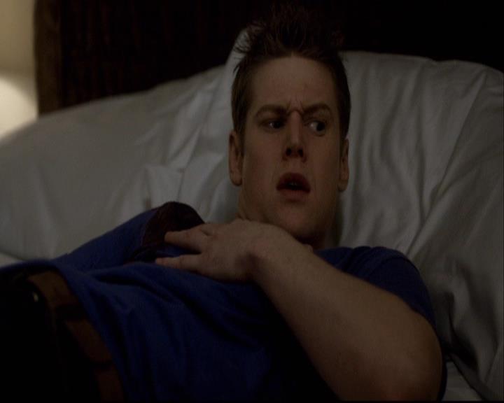 VampireDiariesWorld-dot-org_2x16TheHouseGuest2061.jpg
