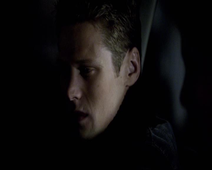VampireDiariesWorld-dot-org_2x17KnowThyEnemy2003.jpg