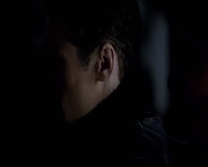 VampireDiariesWorld-dot-org_2x17KnowThyEnemy2021.jpg