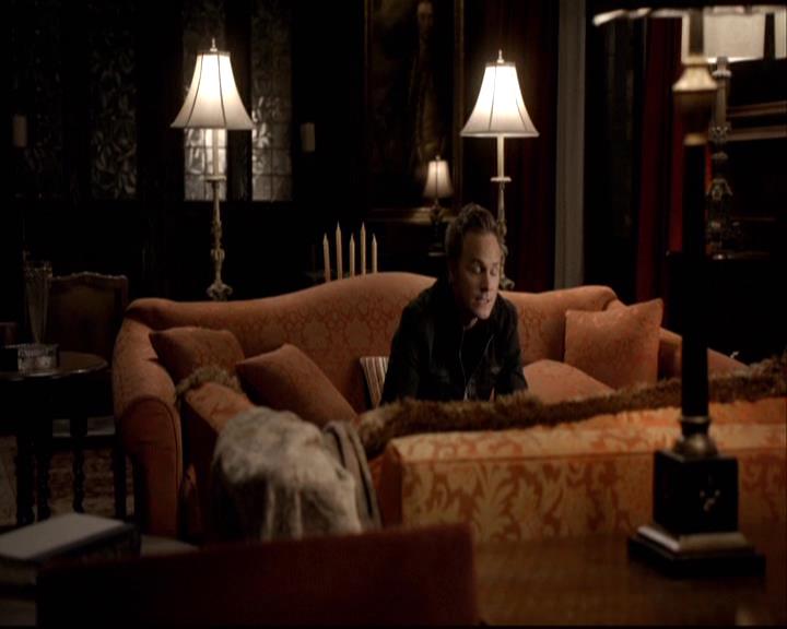 VampireDiariesWorld-dot-org_2x17KnowThyEnemy2027.jpg
