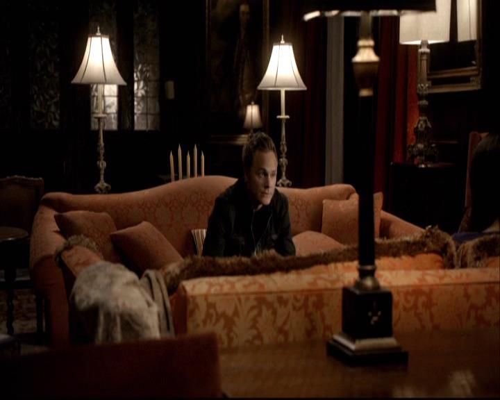 VampireDiariesWorld-dot-org_2x17KnowThyEnemy2029.jpg