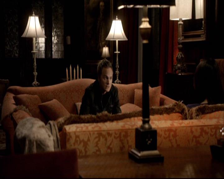 VampireDiariesWorld-dot-org_2x17KnowThyEnemy2030.jpg