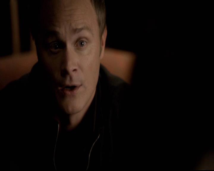 VampireDiariesWorld-dot-org_2x17KnowThyEnemy2074.jpg