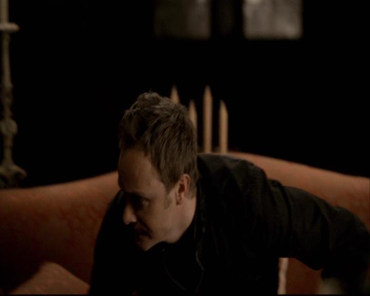 VampireDiariesWorld-dot-org_2x17KnowThyEnemy2087.jpg