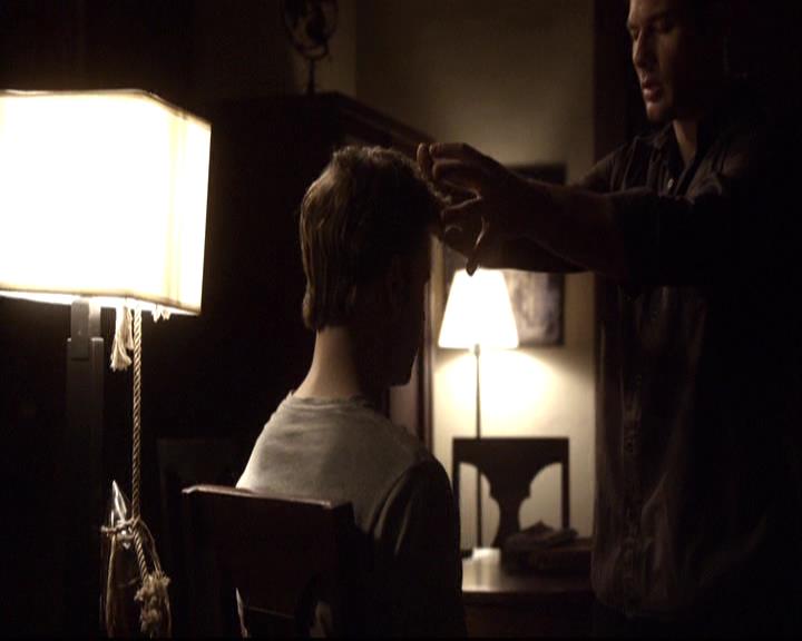 VampireDiariesWorld-dot-org_2x17KnowThyEnemy2197.jpg