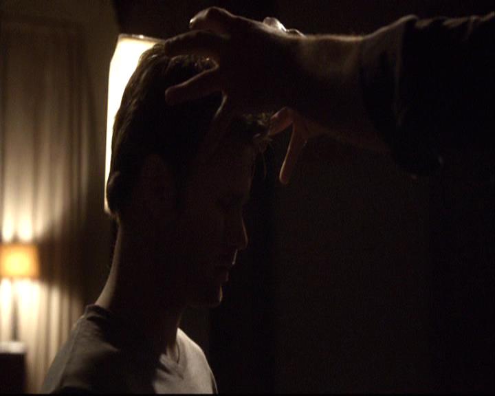 VampireDiariesWorld-dot-org_2x17KnowThyEnemy2201.jpg