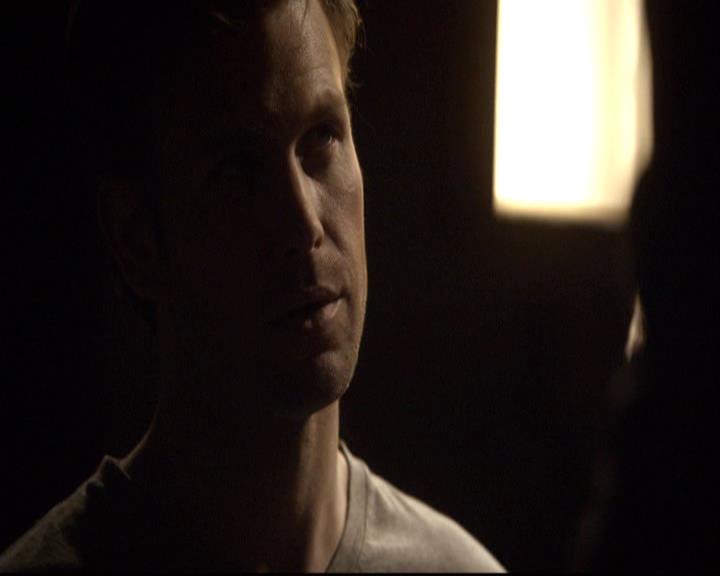 VampireDiariesWorld-dot-org_2x17KnowThyEnemy2210.jpg