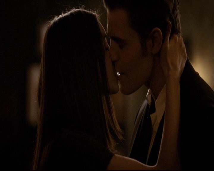 VampireDiariesWorld-dot-org_2x18TheLastDance0823.jpg