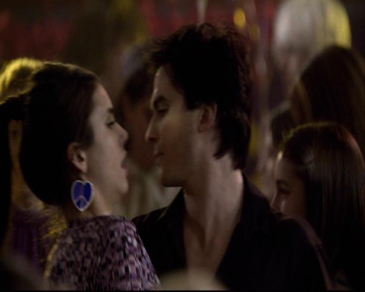 VampireDiariesWorld-dot-org_2x18TheLastDance1088.jpg