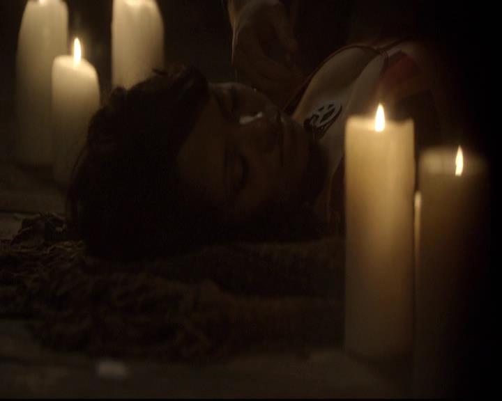 VampireDiariesWorld-dot-org_2x18TheLastDance1936.jpg