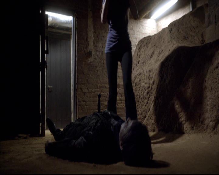 VampireDiariesWorld-dot-org_2x18TheLastDance2212.jpg