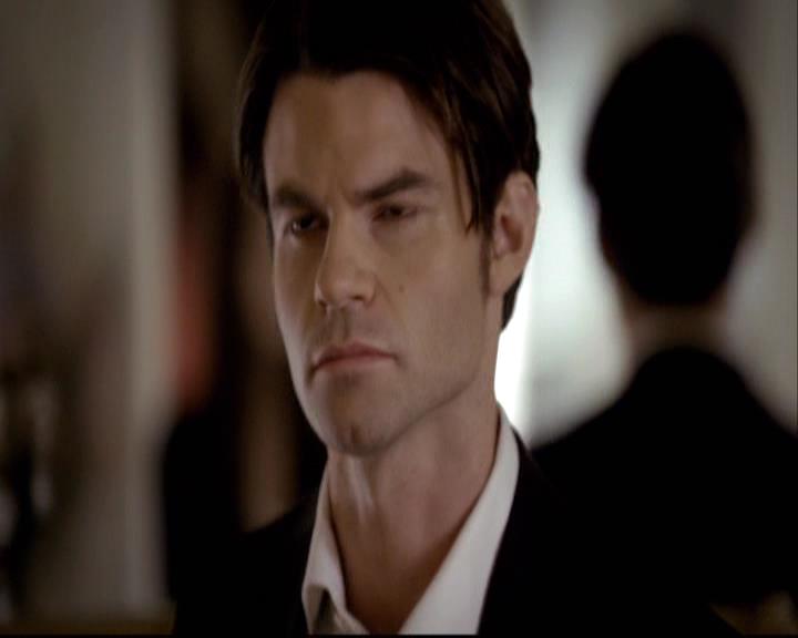 VampireDiariesWorld-dot-org_2x19Klaus0851.jpg