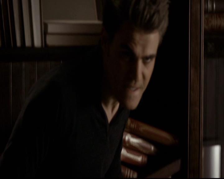 VampireDiariesWorld-dot-org_2x19Klaus2003.jpg