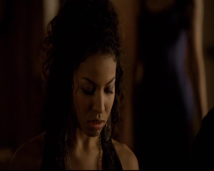 VampireDiariesWorld-dot-org_2x19Klaus2225.jpg