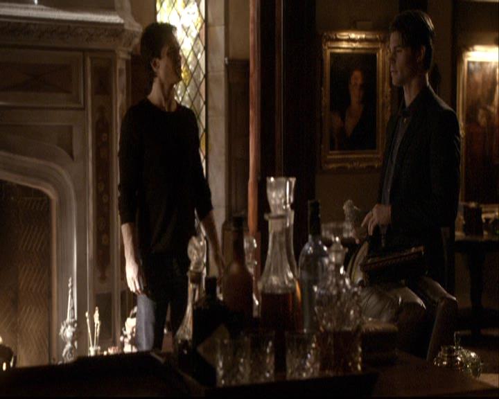 VampireDiariesWorld-dot-org_2x20TheLastDay0109.jpg
