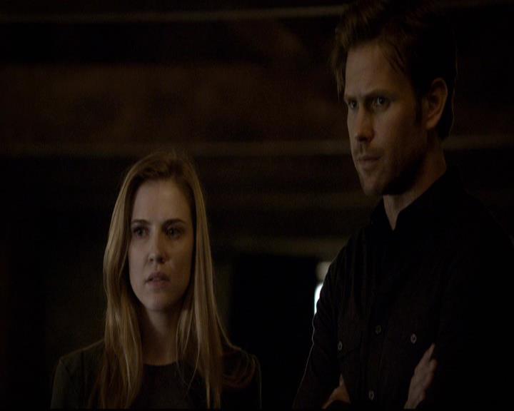 VampireDiariesWorld-dot-org_2x20TheLastDay0645.jpg