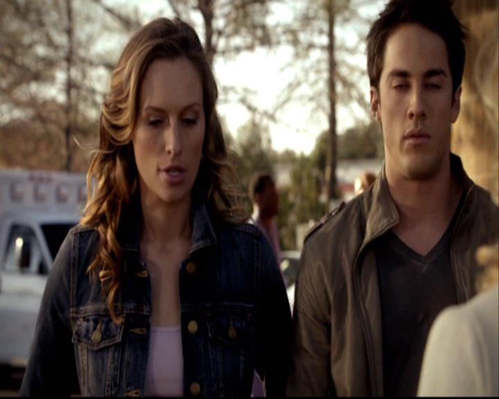 VampireDiariesWorld-dot-org_2x20TheLastDay0750.jpg VampireDiariesWorld-dot-org_2x20TheLastDay0750.jpg