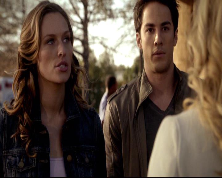 VampireDiariesWorld-dot-org_2x20TheLastDay0755.jpg VampireDiariesWorld-dot-org_2x20TheLastDay0755.jpg