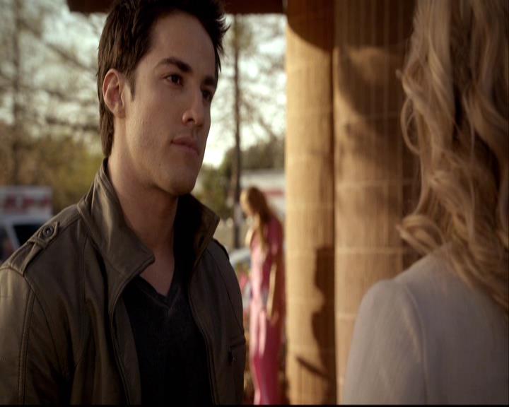 VampireDiariesWorld-dot-org_2x20TheLastDay0788.jpg