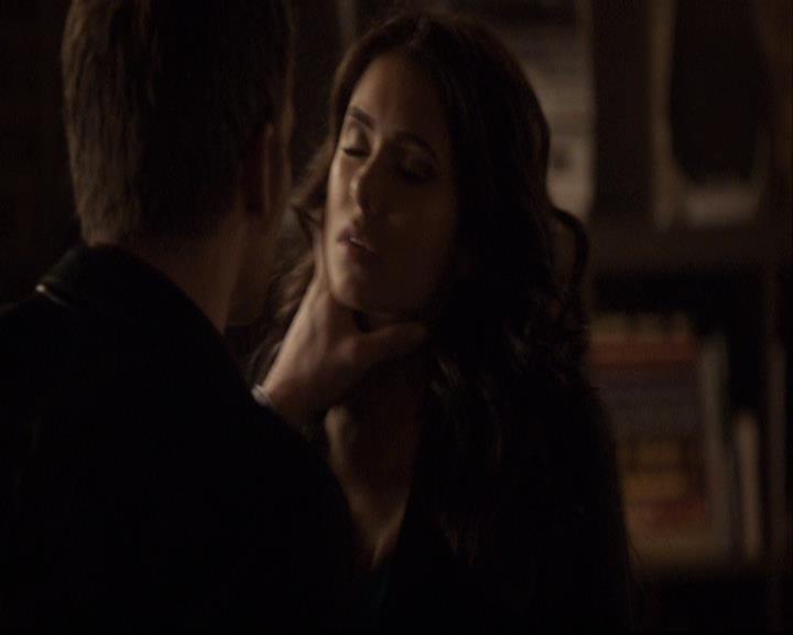 VampireDiariesWorld-dot-org_2x20TheLastDay1310.jpg VampireDiariesWorld-dot-org_2x20TheLastDay1310.jpg