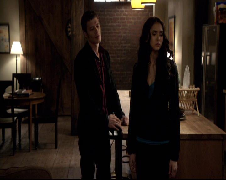 VampireDiariesWorld-dot-org_2x20TheLastDay1343.jpg