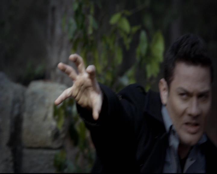 VampireDiariesWorld-dot-org_2x20TheLastDay1404.jpg