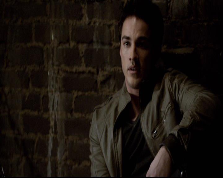 VampireDiariesWorld-dot-org_2x20TheLastDay1503.jpg