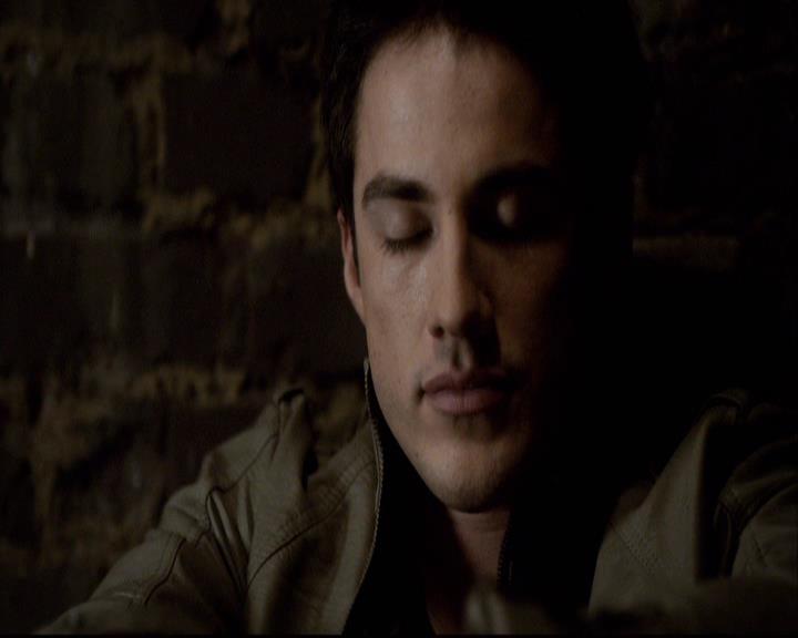 VampireDiariesWorld-dot-org_2x20TheLastDay1508.jpg