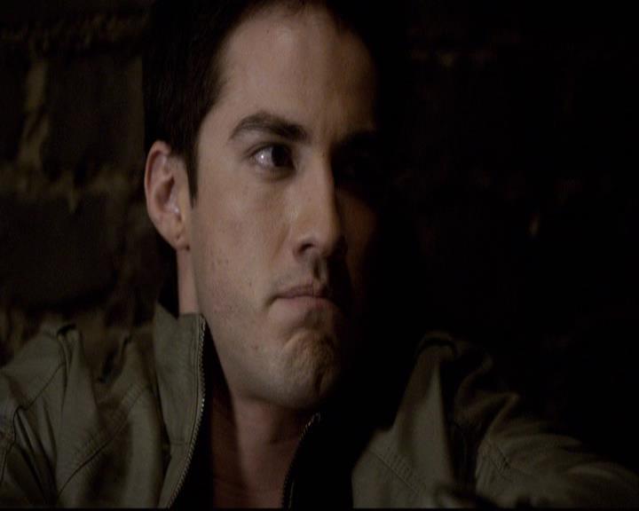 VampireDiariesWorld-dot-org_2x20TheLastDay1517.jpg