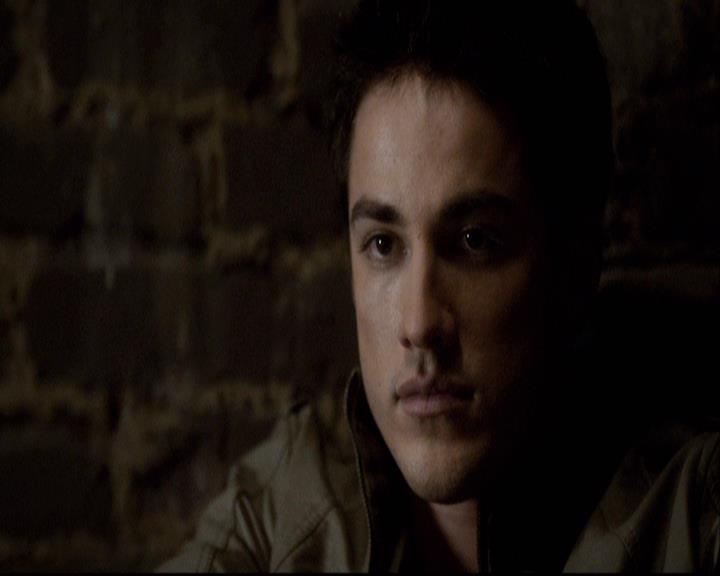 VampireDiariesWorld-dot-org_2x20TheLastDay1527.jpg