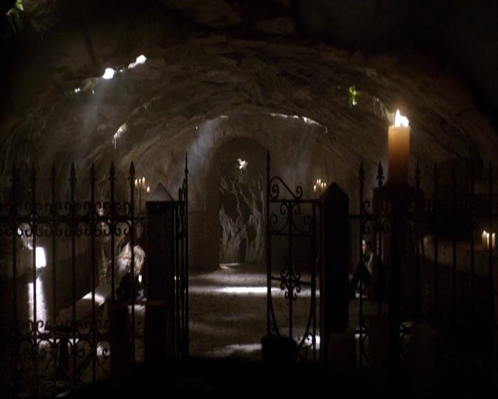 VampireDiariesWorld-dot-org_2x20TheLastDay1551.jpg