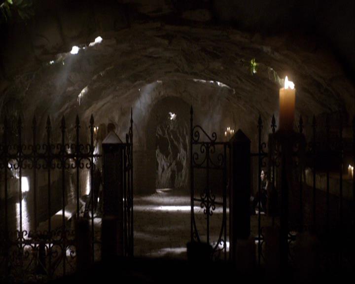 VampireDiariesWorld-dot-org_2x20TheLastDay1552.jpg