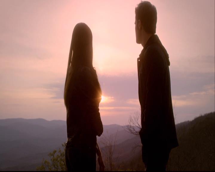 VampireDiariesWorld-dot-org_2x20TheLastDay1607.jpg