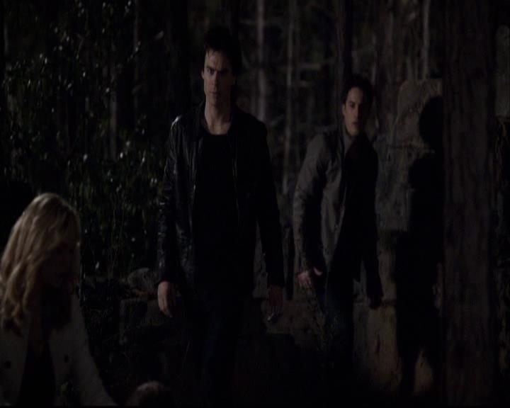 VampireDiariesWorld-dot-org_2x20TheLastDay1729.jpg