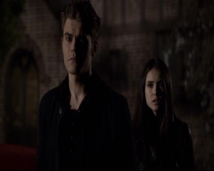 VampireDiariesWorld-dot-org_2x20TheLastDay1787.jpg