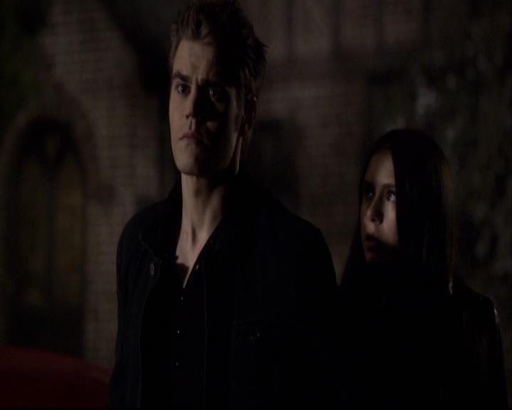VampireDiariesWorld-dot-org_2x20TheLastDay1789.jpg