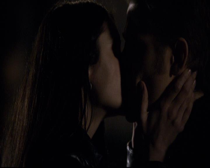 VampireDiariesWorld-dot-org_2x20TheLastDay1813.jpg