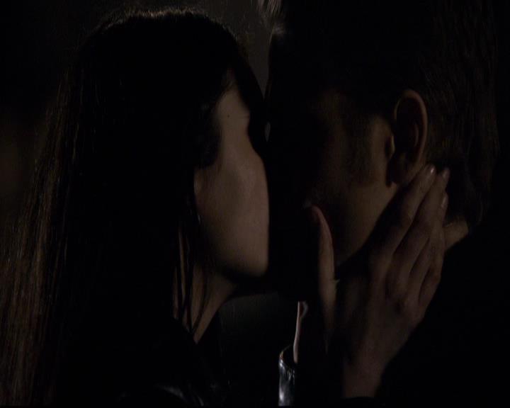 VampireDiariesWorld-dot-org_2x20TheLastDay1815.jpg