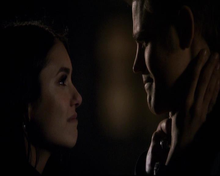 VampireDiariesWorld-dot-org_2x20TheLastDay1825.jpg