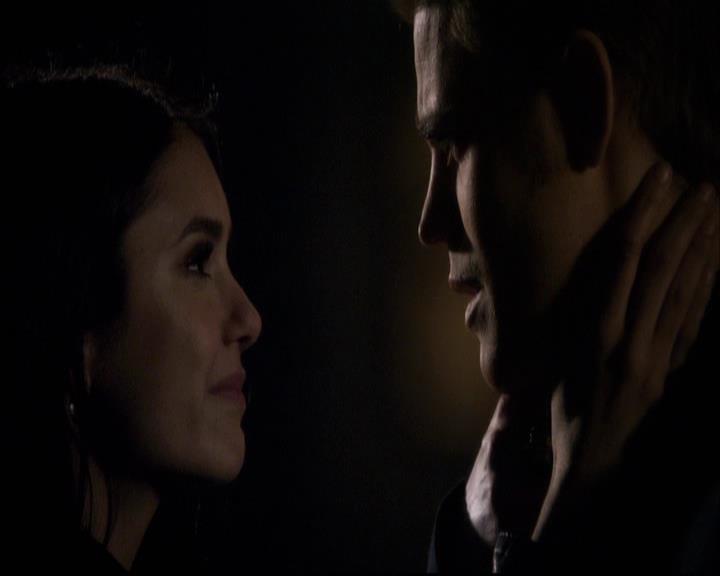 VampireDiariesWorld-dot-org_2x20TheLastDay1826.jpg
